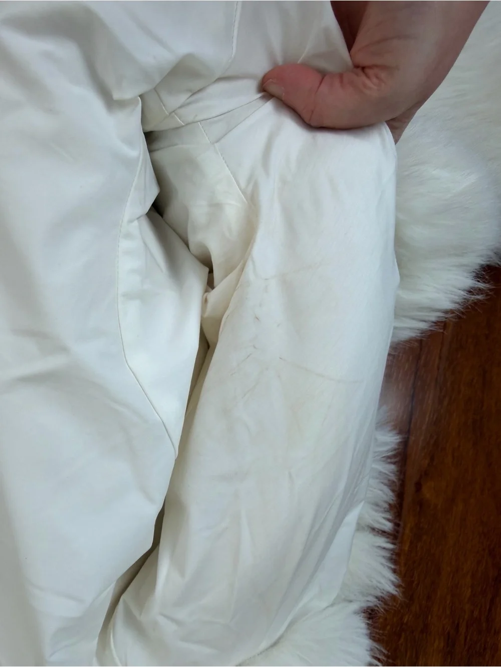 Alo Yoga Opulent Faux Fur Cropped Jacket in ivory Size M